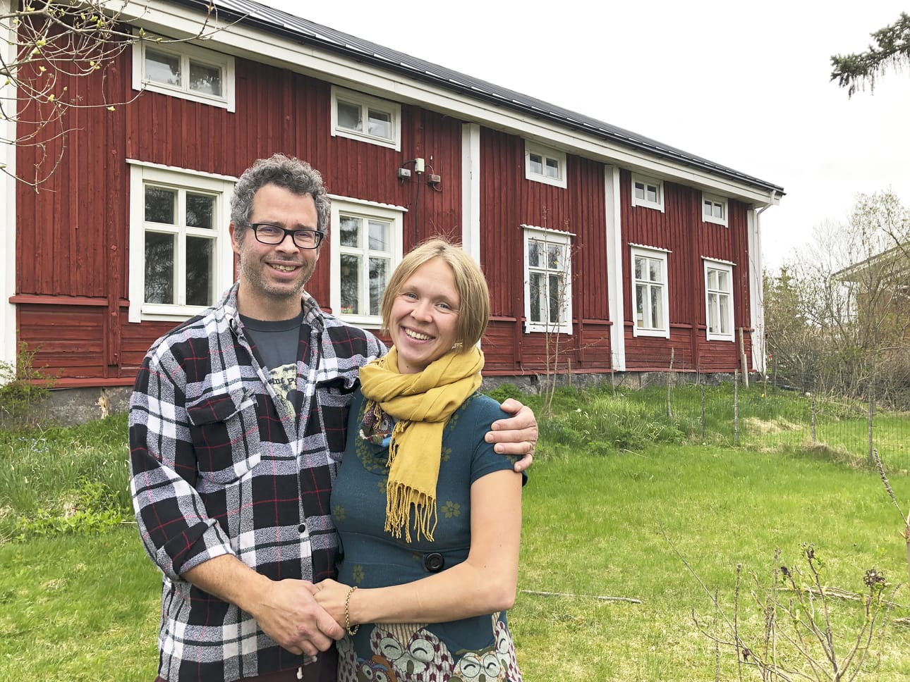 Merja ja Leighton Phoenixin koti tunnetaan Suutalan tilana. Siinä on aikanaan asunut emännän äidin isän äiti Sanna Katariina Suutala.