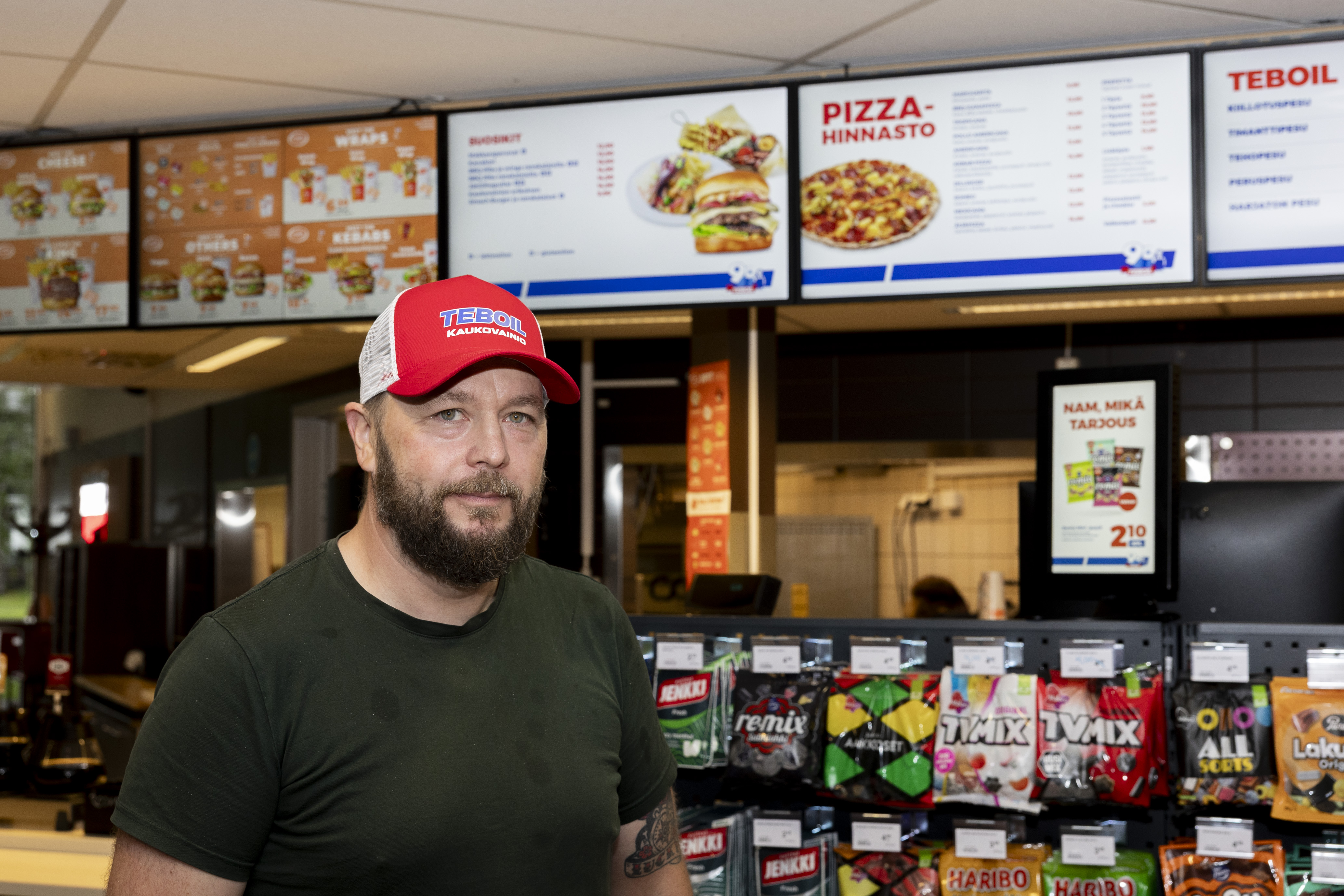 Making pizza was the first thing Heikkinen learned at the new cafe.
