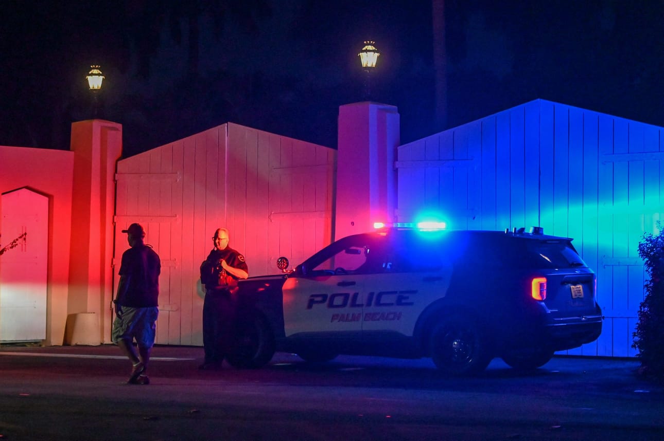 Yhdysvaltain liittovaltion poliisi FBI teki aiemmin tässä kuussa kotietsinnän Trumpin floridalaiseen kartanoon. LEHTIKUVA/AFP