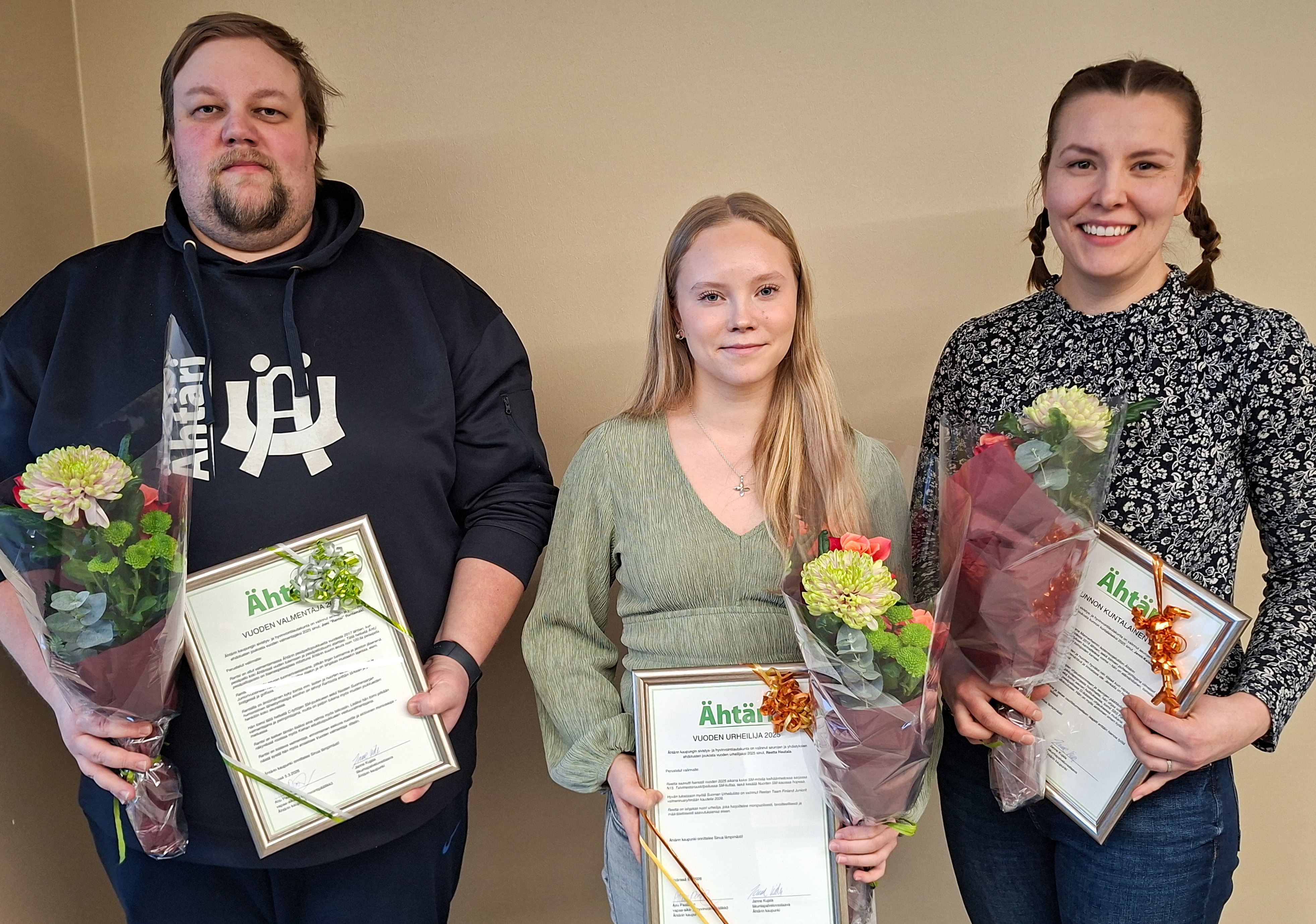 Ähtärin urheilupalkinnot jaettiin – Jenni-Kaisa Törö liikuttui yllätystunnustuksesta