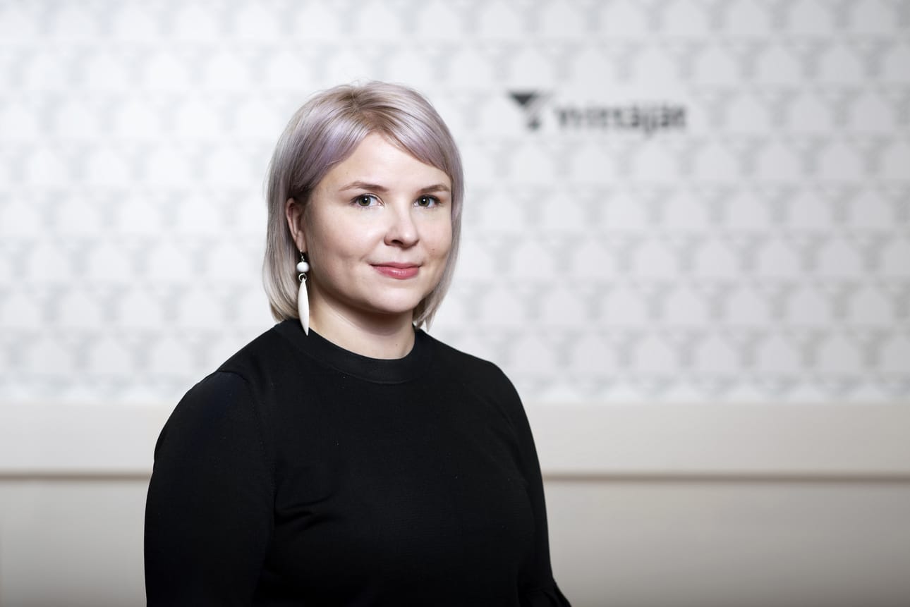 Suomen Yrittäjien elinkeinopoliittinen asiantuntija Janika Tikkalan mukaan keskeistä on, että kunta käy vuoropuheluja yritysten kanssa, tiedottaa hankinnoista ajoissa ja avoimesti, jakaa hankinnan osiin ja valitsee useamman sopimustoimittajan.