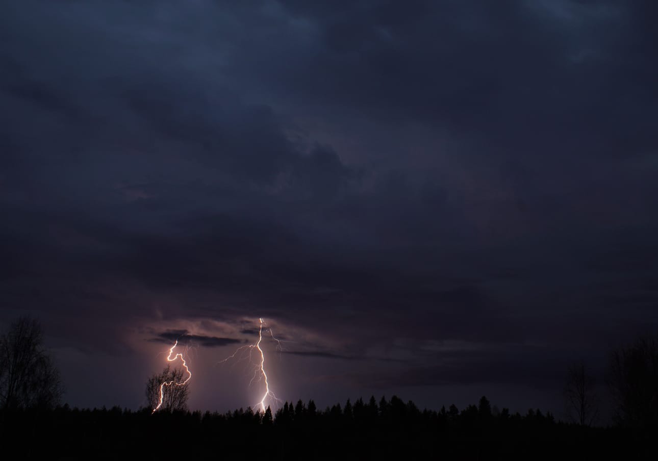 Maanantaina Koillismaalla voi ukkostaa rajusti illalla. Kuvituskuva.