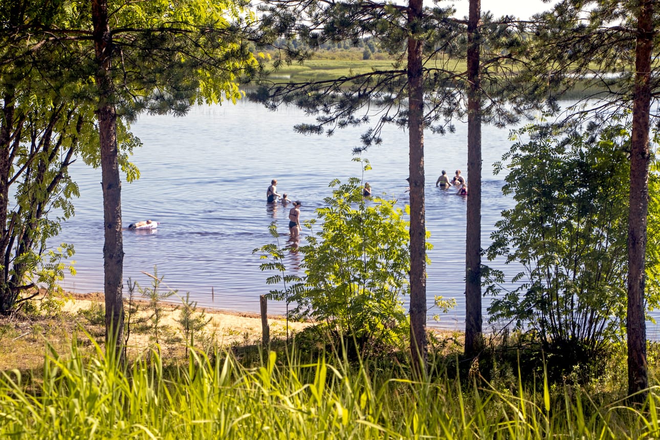 Helle piipahtaa kylään huomenna perjantaina.