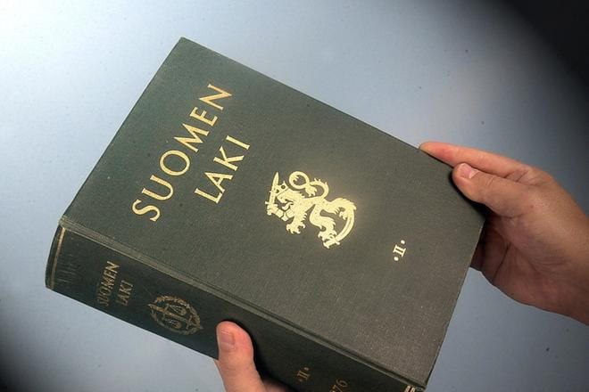 Tuomioistuimet ovat odottaneet pitkään Suomeen riippumatonta Tuomioistuinvirastoa. Se aloittaa toimintansa ensi vuonna. Johtoon tulee eteläpohjalaisille tuttu nimi.