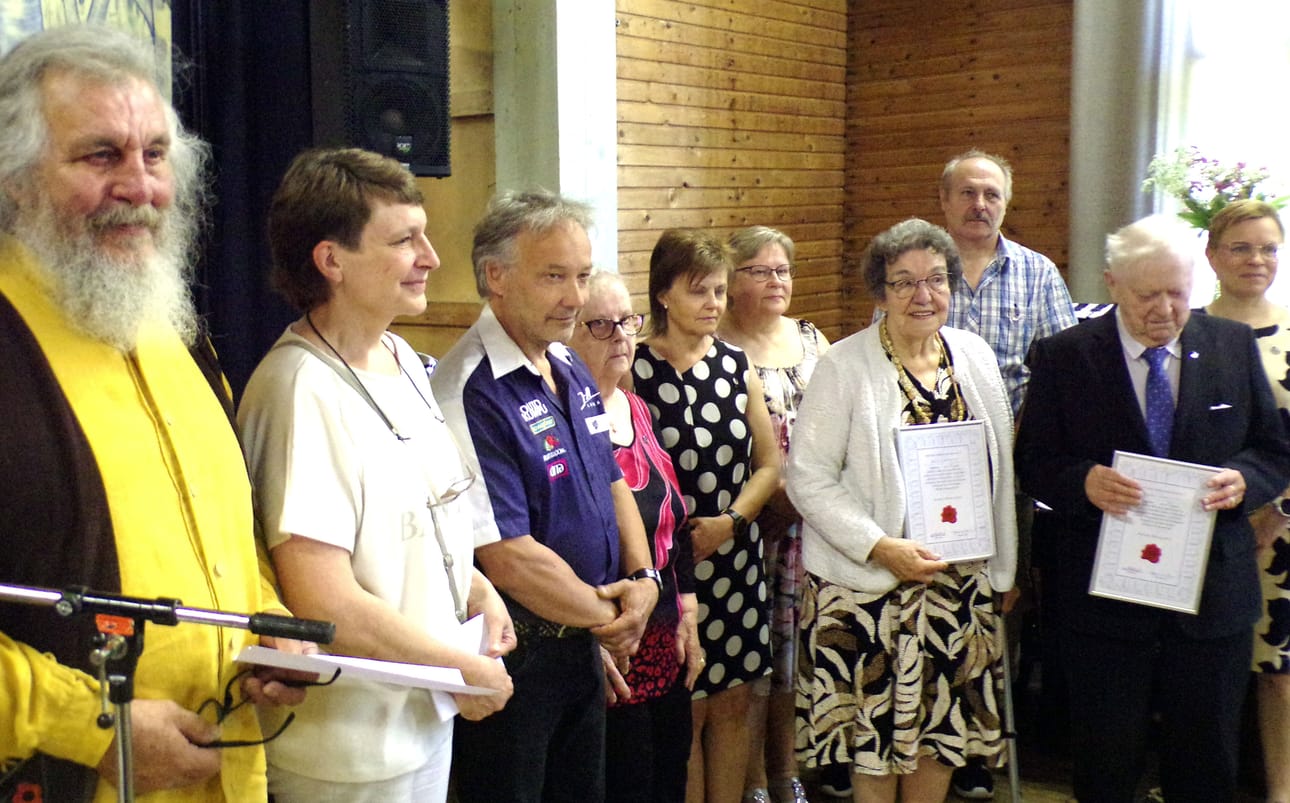 Klaus Lavila ja Marja-Liisa Tuominen jakoivat huomionosoitukset. Niitä saivat Ari Hakola, Tellervo Järvinen, Maritta Rinta-aho, Kaija Haapa-aho, Aino Lamminaho, Timo Rinta-aho, Matti Lamminaho ja Kirsi Jokikokko.