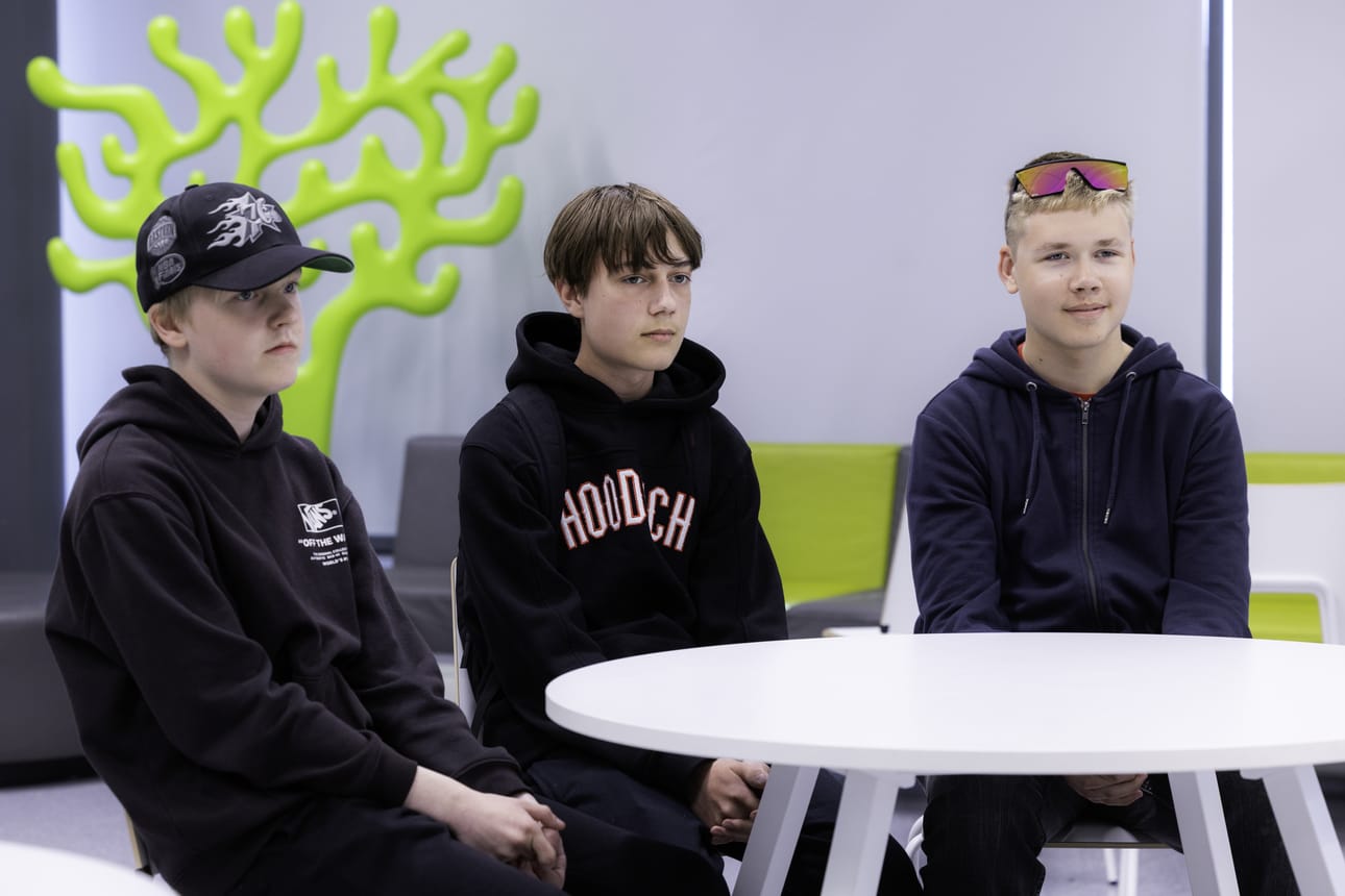 Riku Luomanen, Anton Pennanen ja Viljam Kovala saivat tietoa koulussa esimerkiksi budjetoinnista, sijoittamisesta ja lainoista paljon enemmän kuin monet muut ikätoverinsa.