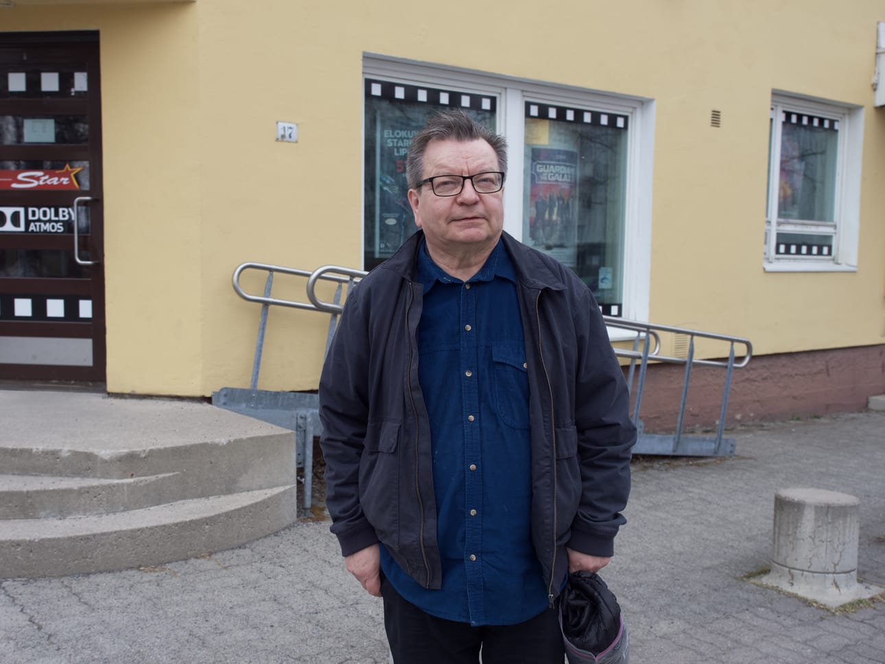 Veli-Pekka Lehtola kiittelee sitä, että Anna joen virrata -elokuvassa nähdään ammattinäyttelijöiden rinnalla tunnettuja saamelaisia.