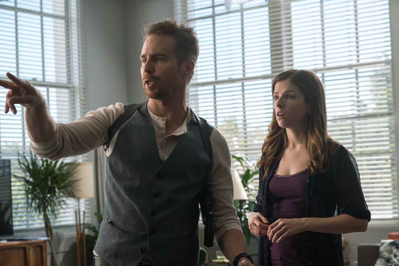 Martha (Anna Kendrick) etsii jännitystä kariutuneen suhteen jälkeen ja aloittaa vaarallisen romanssin Francisin (Sam Rockwell) kanssa, joka on jahdattu palkkamurhaaja.