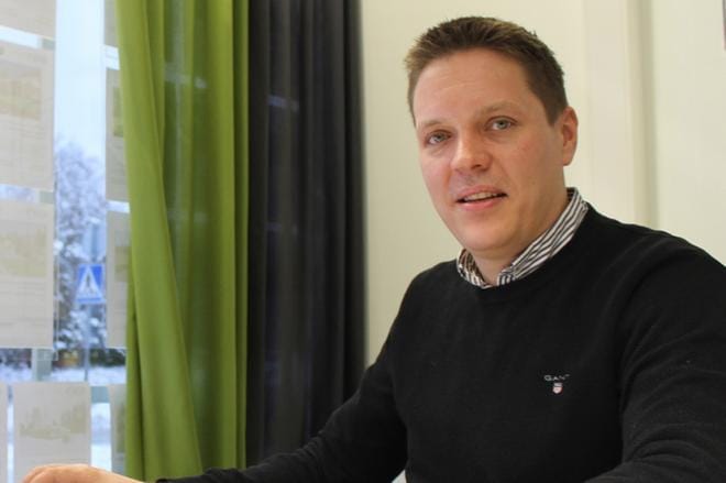 Kiinteistönvälitysalalla työskentelevä Tuomas Sivula on palkittu Alavuden vuoden nuorena yrittäjänä. KUVA: REIJO HEIKKILÄ