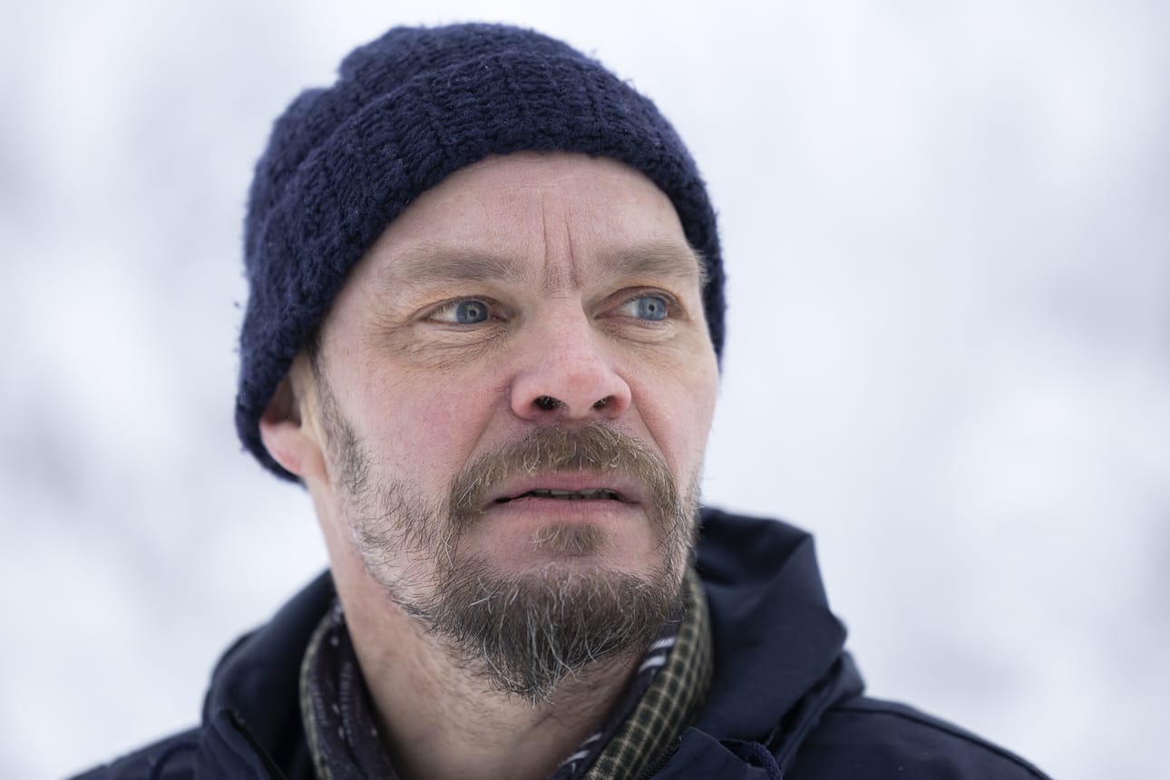 Salametsästäjä Unto Ekistä kertova Lyijykausi (2026) on Tuomo Pirttimaan neljäs romaani. Arkistokuva.
