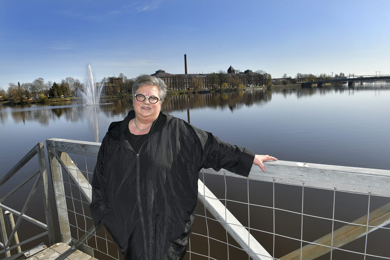 Tehyn entinen puheenjohtaja ja kokoomuksen kansanedustajana toiminut Jaana Laitinen-Pesola oli pitkään hoitajien äänitorvi. Laitinen-Pesola pitää surullisena sitä, ettei moni hoitaja voi tehdä Suomessa työtä enää niin hyvin kuin haluaisi ja toivoo asiaan muutosta.