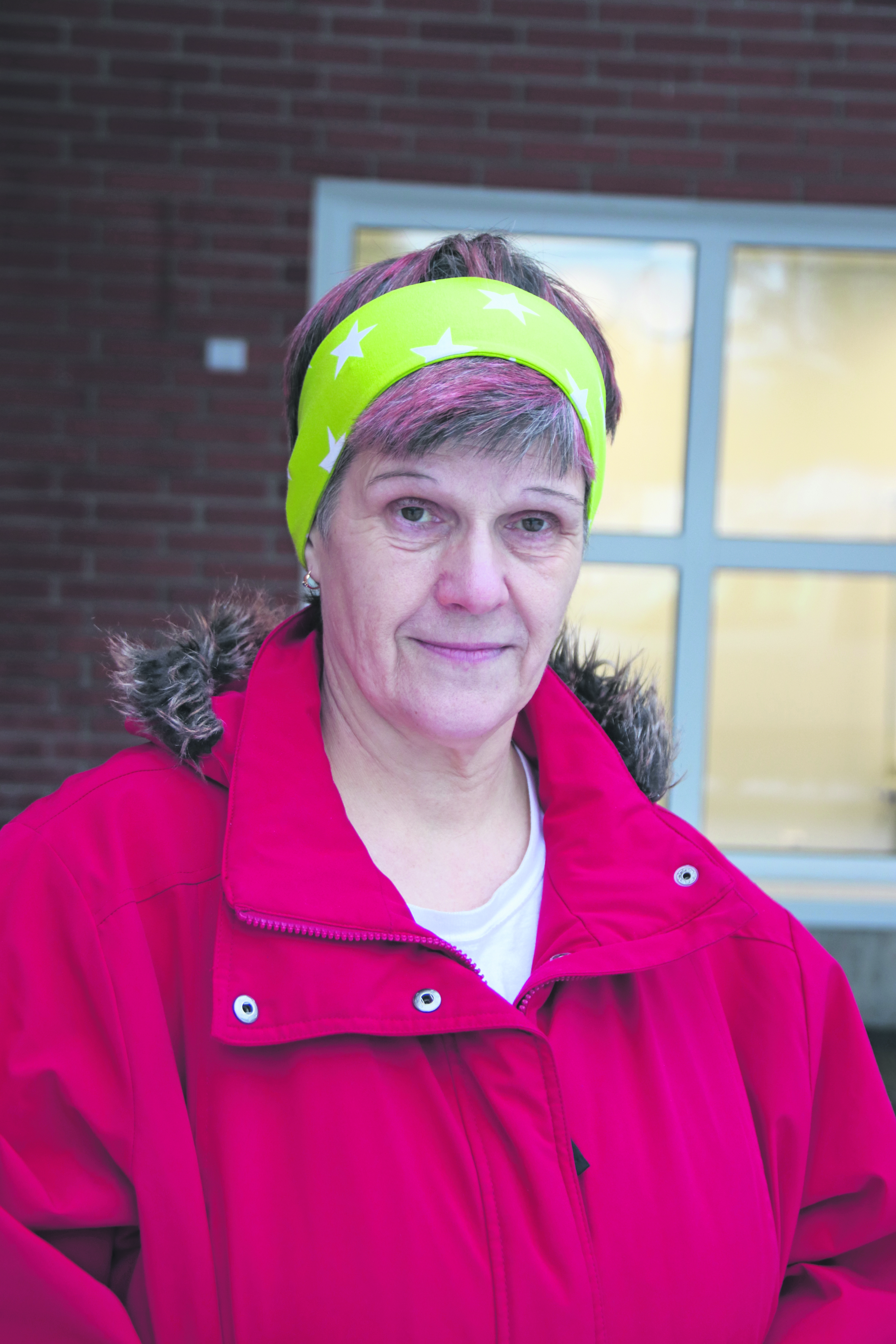 Eila Indren, 57    ”On mahtavat. Ikää kun tulee niin osaa arvostaa. Henkilökunnallekin on hyvä, että tuli uudet tilat. Olen aina saanut sen palvelun mitä olen halunnut. Palvelut toimivat hyvin, kunhan tietää systeemit ja milloin pitää soittaa. Kempeleessä on hyvä asua.”