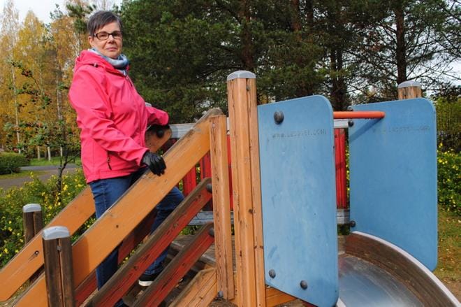Sirpa Linjala kannustaa perheitä varaamaan aikaa ihan tavalliselle, yhdessä kotona olemiselle. KUVA: EEVA-LIISA KULJU