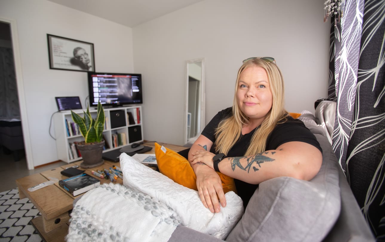 Riikka Kallberg kertoo olevansa pohdiskeleva ihminen ja listaa harrastuksikseen ajattelemisen. Hän lukee mielellään psykologisia, ihmismieleen keskittyviä kirjoja. Tällä hetkellä hän lukee kirjaa nimeltä Tilannetaju: päätä paremmin.