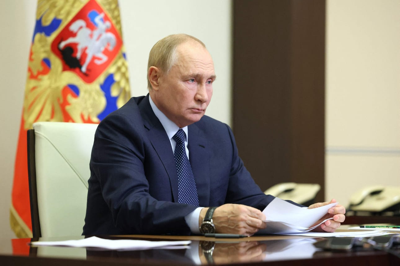 Venäjän YK-suurlähettiläs toisti presidentti Vladimir Putinin (kuvassa) aikaisemmin esittämän varoituksen, jonka mukaan mahdollinen lupa länsiaseiden käyttöön Venäjän puolelle tehtäviin iskuihin merkitsisi suoraa yhteenottoa Venäjän kanssa. LEHTIKUVA / AFP / ALEXANDER KAZAKOV