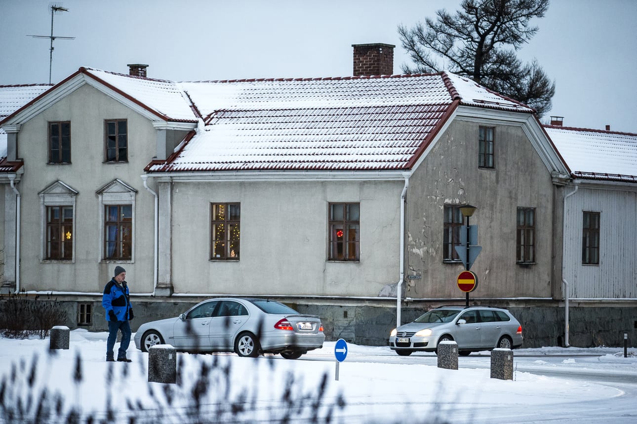 Montinin talossa avautuu tiistaina toinenkin ikkuna tälle joululle.