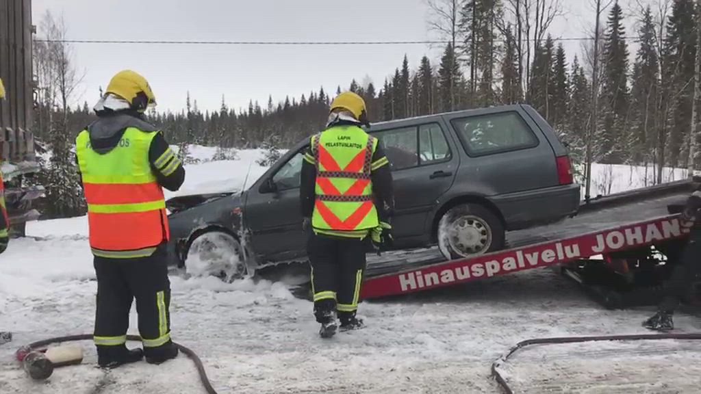 Simon onnettomuuspaikkaa raivataan