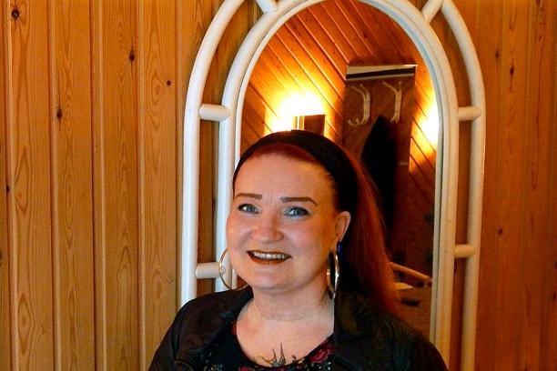 Marke Ilosen historia sinkkubileiden järjestäjänä ulottuu pitkälle, sillä hän järjesti ensimmäiset sinkkubileet Vaasan Suomalaisella klubilla jo vuonna 1998. Kuva: Josefiina Vanhanen