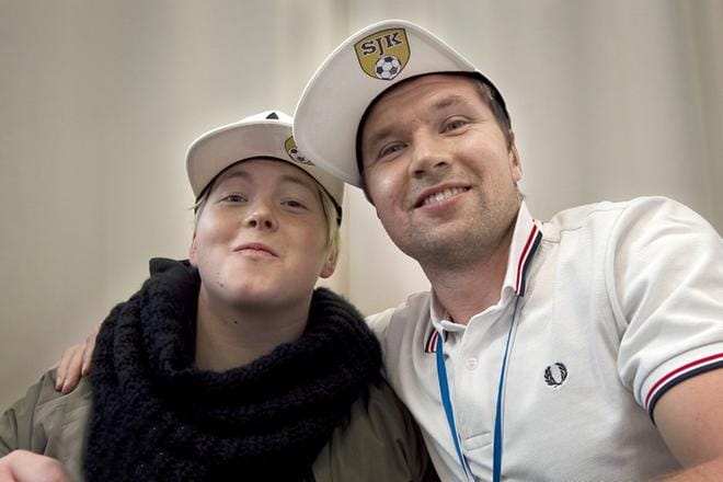 Paavo Valakari (vas) juhli SJK:n mestaruutta 2015 Toni Lehtisen kanssa. Kuva Heikki Hakanen