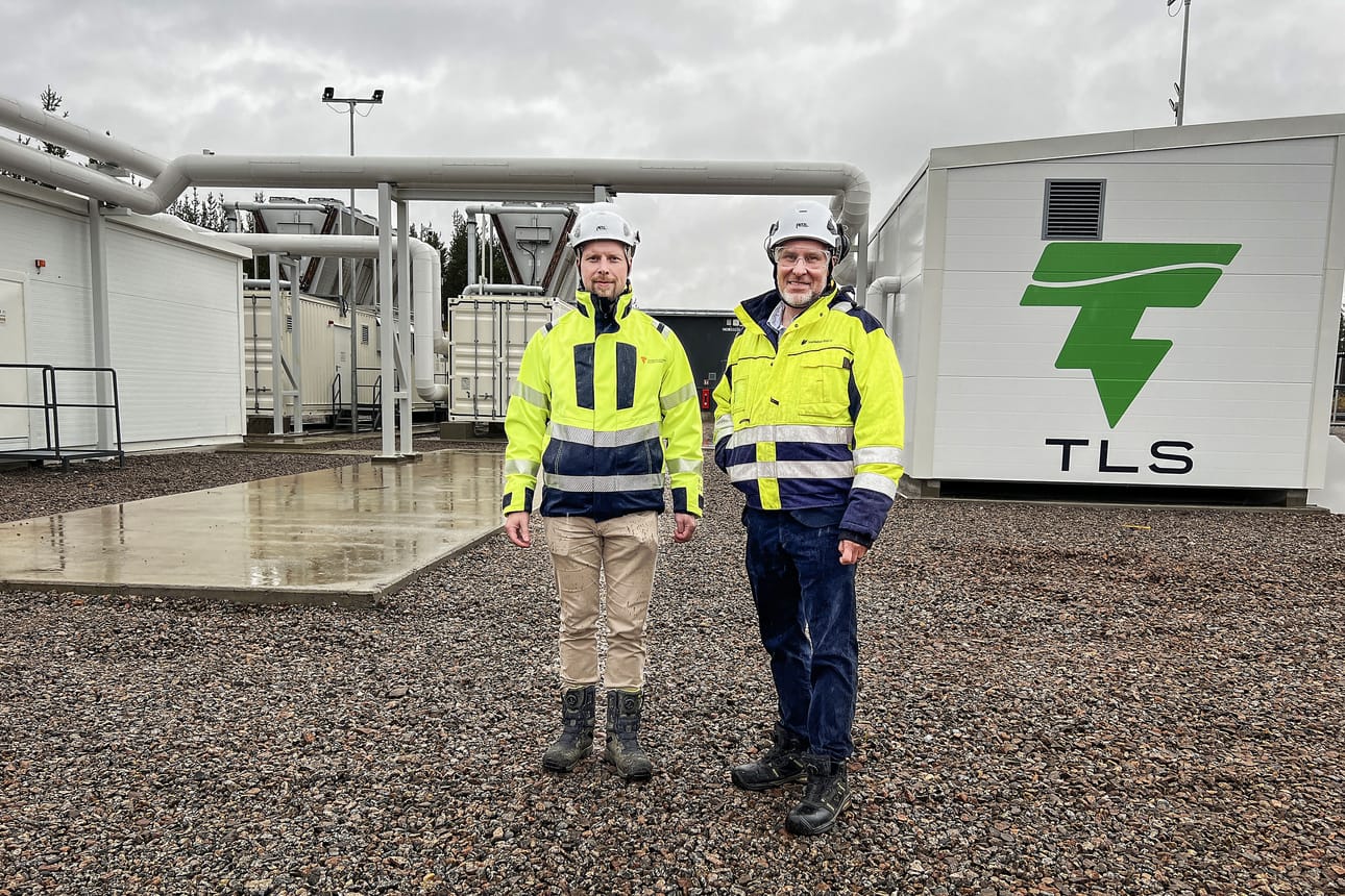 Pellon energiakylässä on kaksi 12-metristä konttia, joiden sisällä tietokoneet synnyttävät lämpöä. Yhdessä rakennuksista ovat muuntajat, toisessa lämpöpumput ja kolmannessa lämpökattila, joilla hukkalämpö priimataan lämpimämmäksi ja johdetaan kaukolämpöverkkoon.