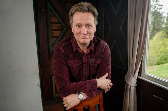 Sakari Pesola esiintyy dokumenttisarjan seitsemässä ensimmäisessä jaksossa. 28. marraskuuta alkava sarjan on käsikirjoittanut Marjo Vilkko. KUVA: YLE PRESSI