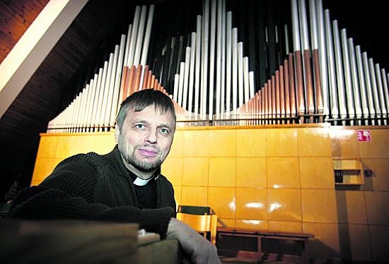 Yhdistetyn seurakunnan ainoana kirkkoherrana toimisi Iin nykyinen kirkkoherra Tapani Ruotsalainen.