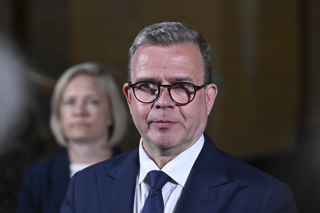 Pääministeri Petteri Orpo kommentoi drooneja ja droonitiedottamista maanantaina.