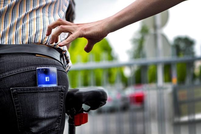 Identiteettivarkaudet, maksuvälinepetokset ja kunnianloukkaukset ovat digiaikakaudella lisääntyneet ja muuttaneet muotoaan. Poliisin tietokantaan kirjataan vain osa tapauksista. KUVA: MATTI HAUTALAHTI
