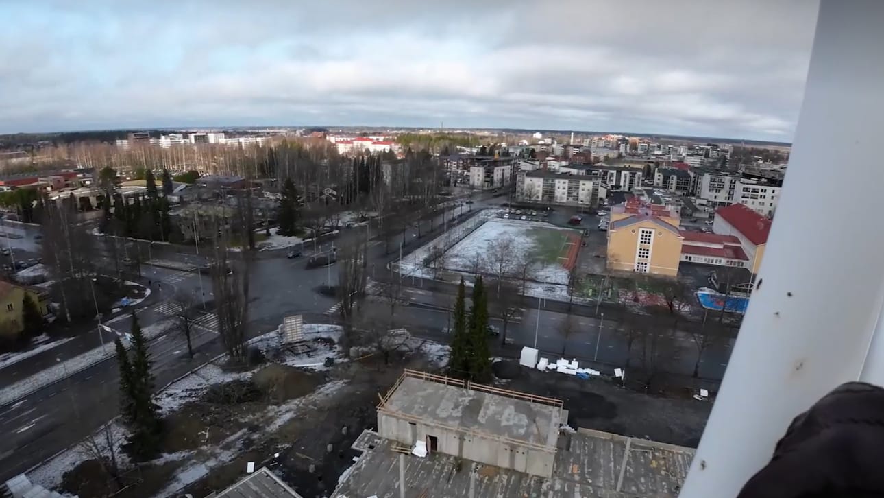 Seinäjokelaista maisemaa Kirkkokadun kampustyömaan nostokurjesta katsottuna. Kuva on otettu maaliskuussa 2026. Arkistokuva.