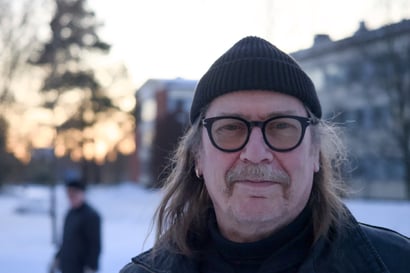 Matti Onnismaa on pienten roolien erikoismies, joka on näytellyt yli 200 elokuvassa ja tv-sarjassa