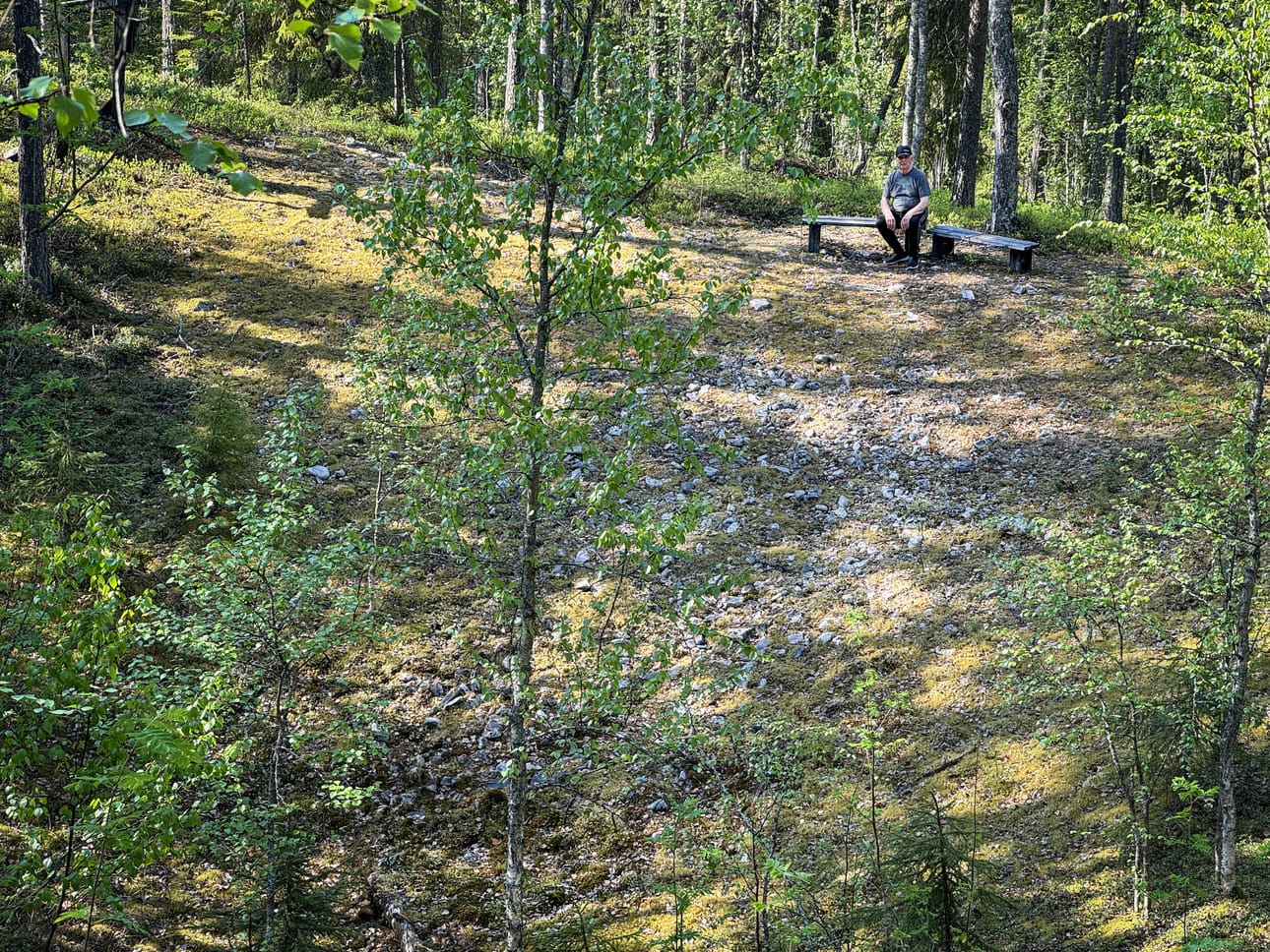 Jumalanhauta lienee kalliomurros, jääkauden jälkeinen suppa tai hiidenkirnu.