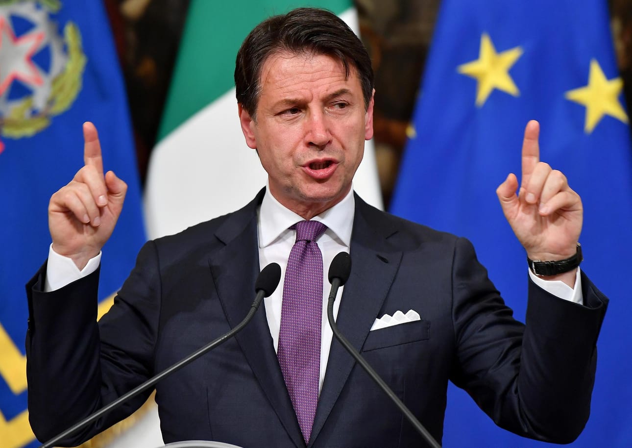 Italian pääministeri Giuseppe Conte uhkasi hallituspuolueitaan erolla, mikäli ne eivät lopeta kinaamista ja ryhdy yhteistyöhön.