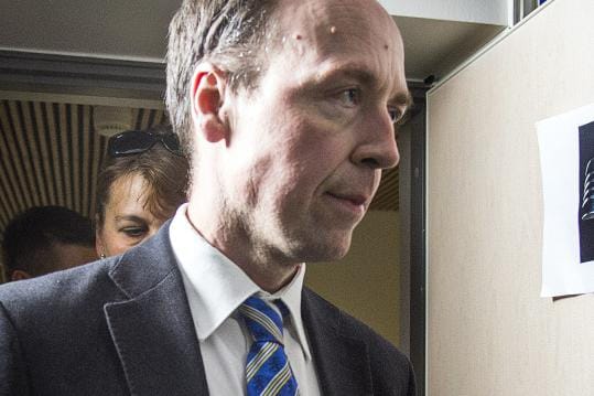 Perussuomalaisten puheenjohtaja, europarlamentaarikko Jussi Halla-aho keskittyy maahanmuuttoteemaan. KUVA: KIMMO PENTTINEN