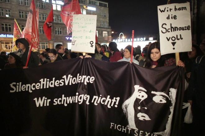 Kölnin uudenvuoden tapahtumat uudistivat Saksan raiskauslait. Metoo-kampanjan myötävaikutuksella Suomessakin on uudestaan noussut keskustelu, pitäisikö raiskaus määritellä suostumuksen puutteen kautta. KUVA: OLIVER BERG / EPA