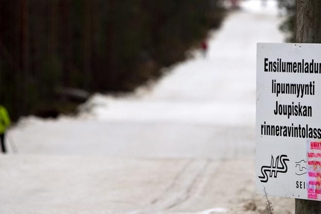 Ensilumenlatua päästäneen sivakoimaan Joupiskalla Seinäjoella ensi viikolla. ARKISTOKUVA: HEIKKI HAKANEN
