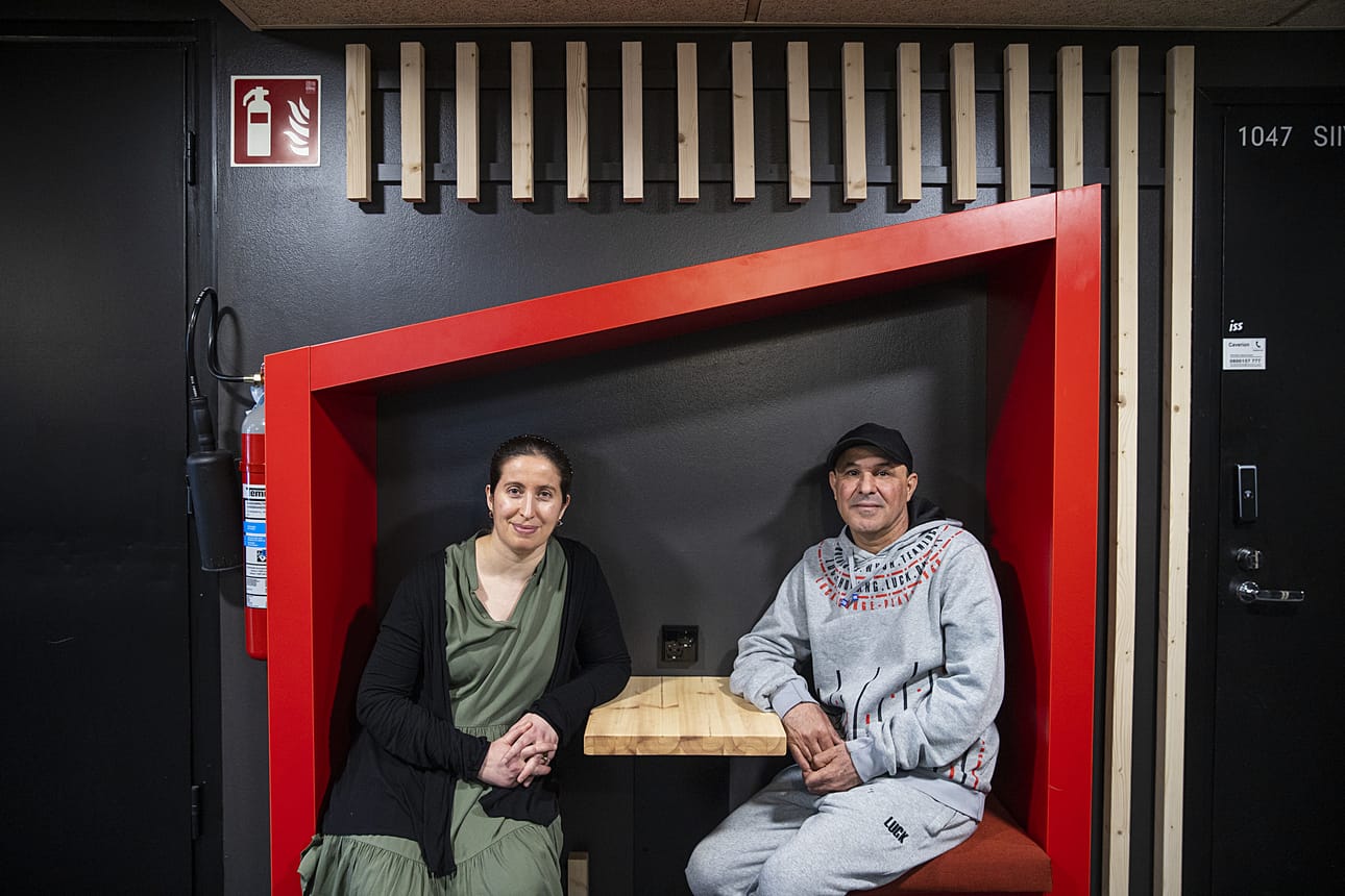 Siham Maali ja Habib Al Dleimi kokivat työnsaannin pitkään haastavaksi. Nyt Maali on saanut töitä ja Al Dleimi opiskelee haaveammattiinsa.
