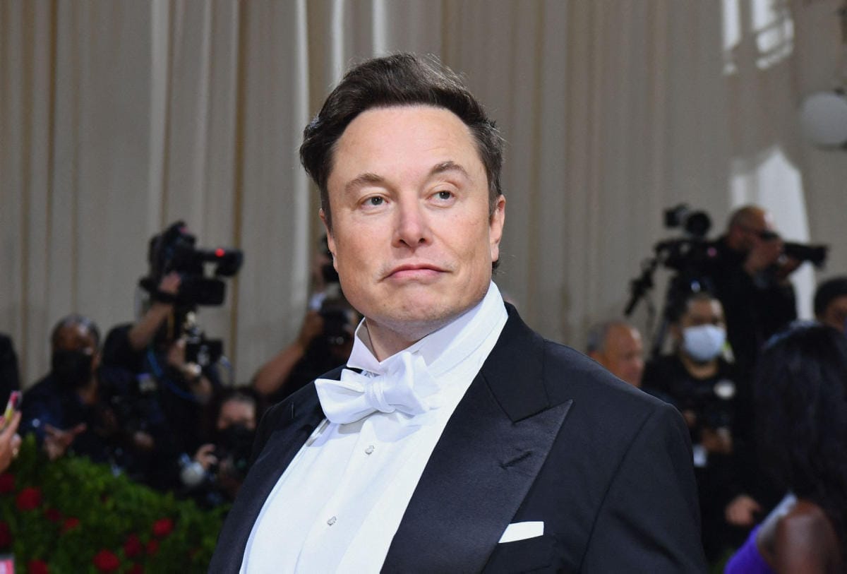 Elon Musk saapumassa Metropolitan Museum of Art -taidemuseossa järjestettyyn Met-gaalaan New Yorkissa 2. toukokuuta. LEHTIKUVA/AFP