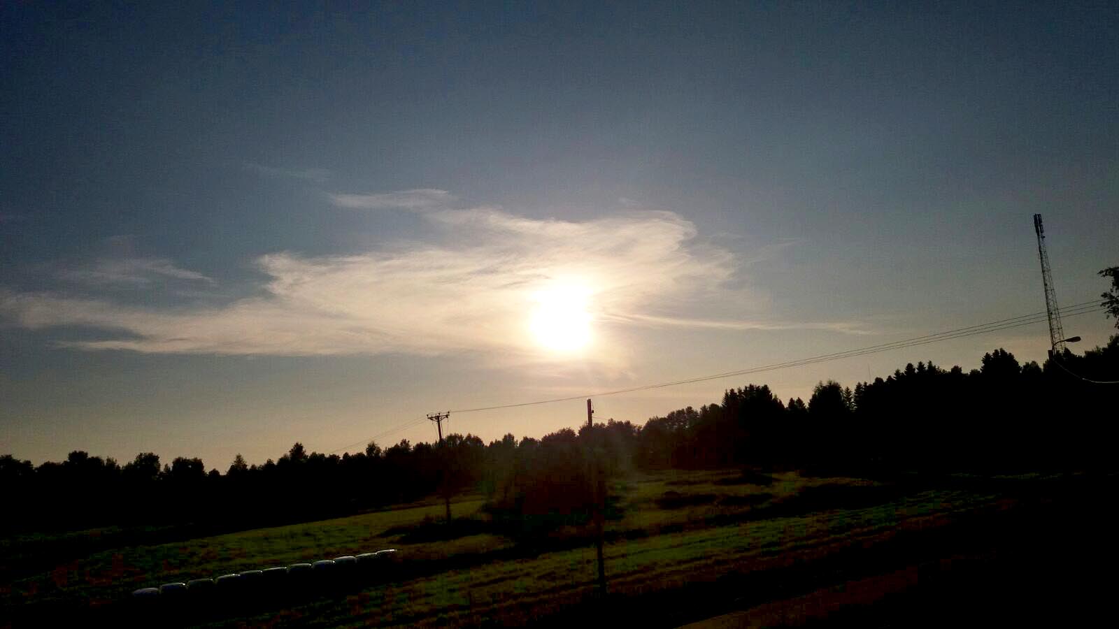 Ilta-aurinko Rantsilassa. Kuva Nella Viitanen