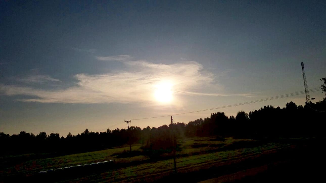 Ilta-aurinko Rantsilassa. Kuva Nella Viitanen