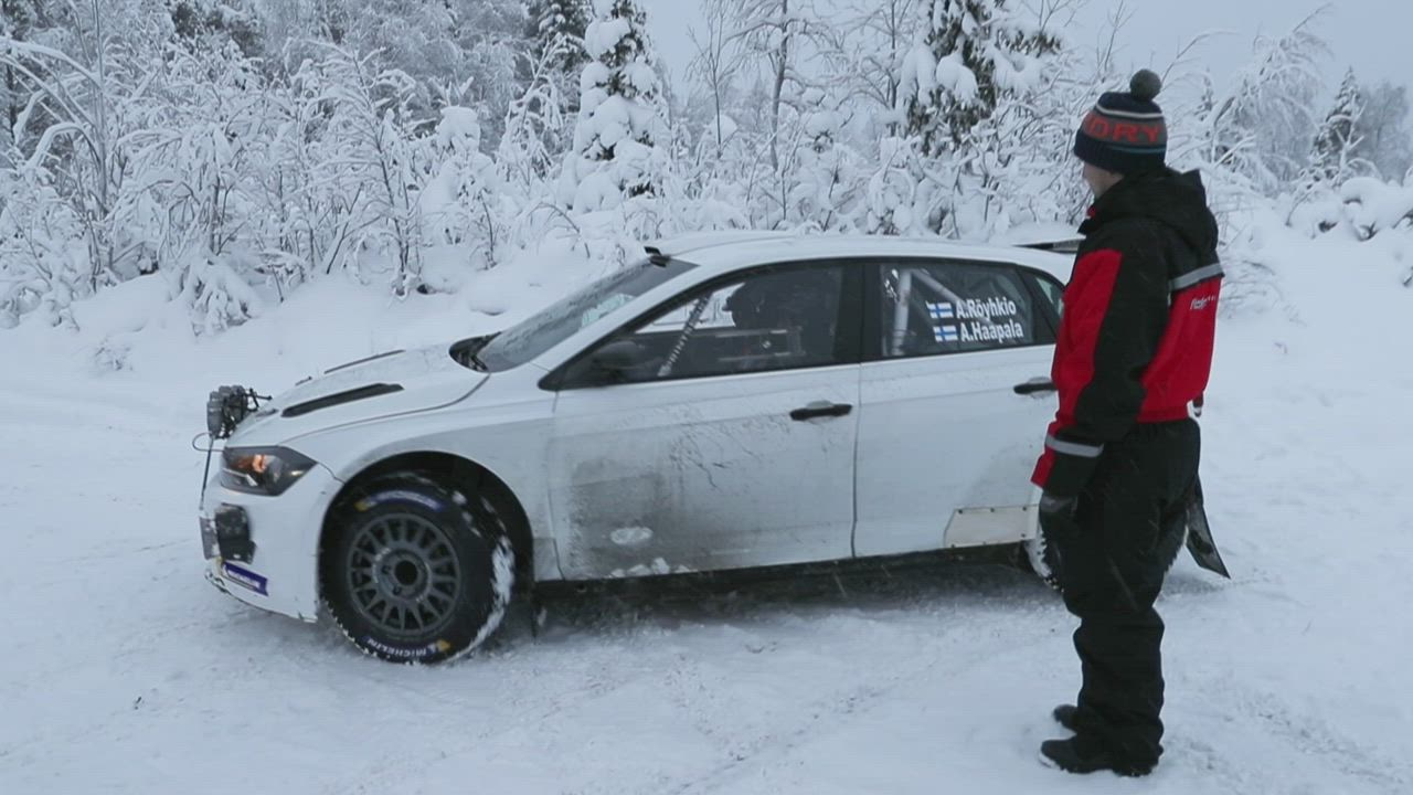 Rallitestit Kauniinlammentiellä.