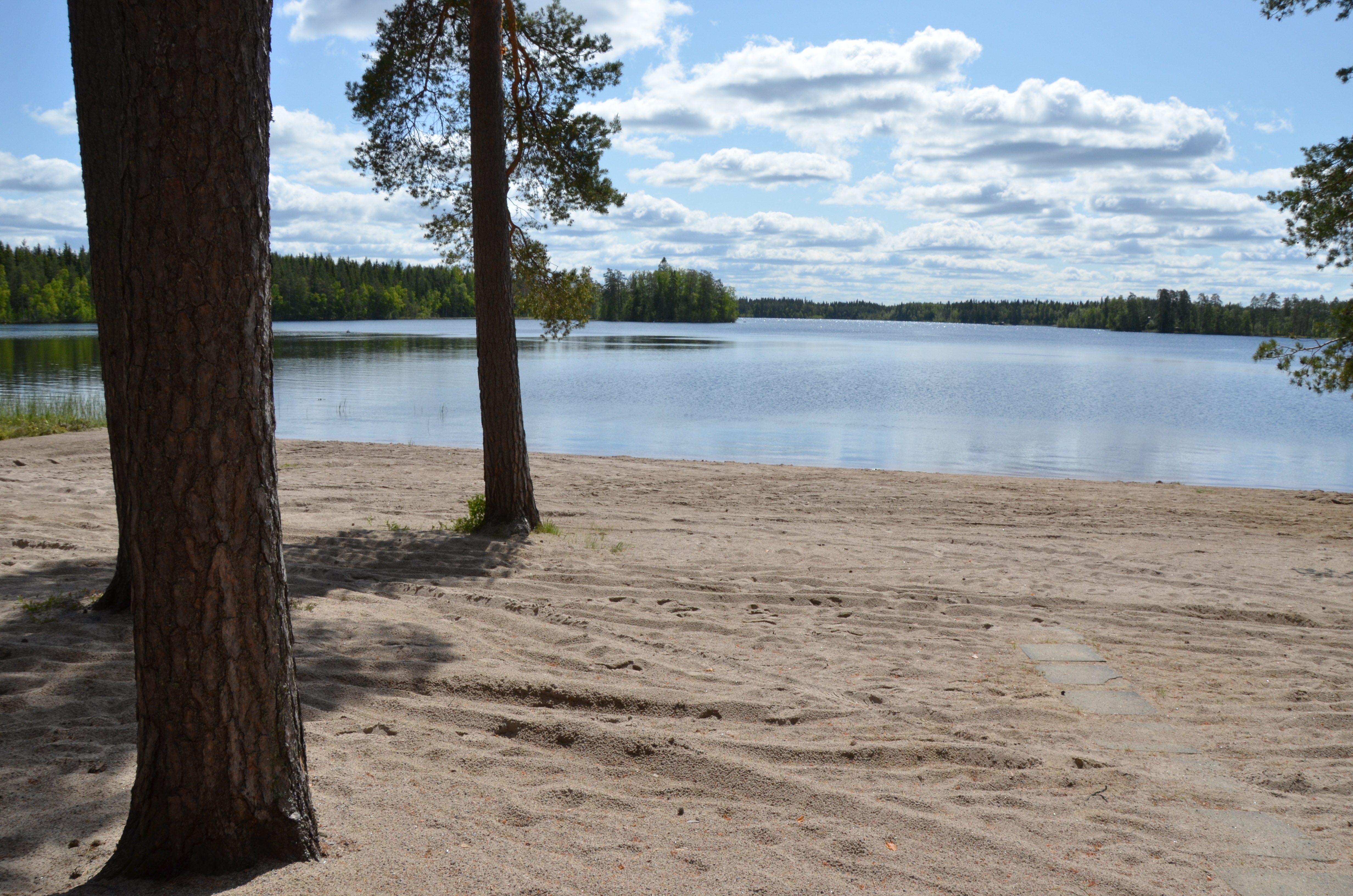 Tihutöitä Ojutjärven uimarannalla