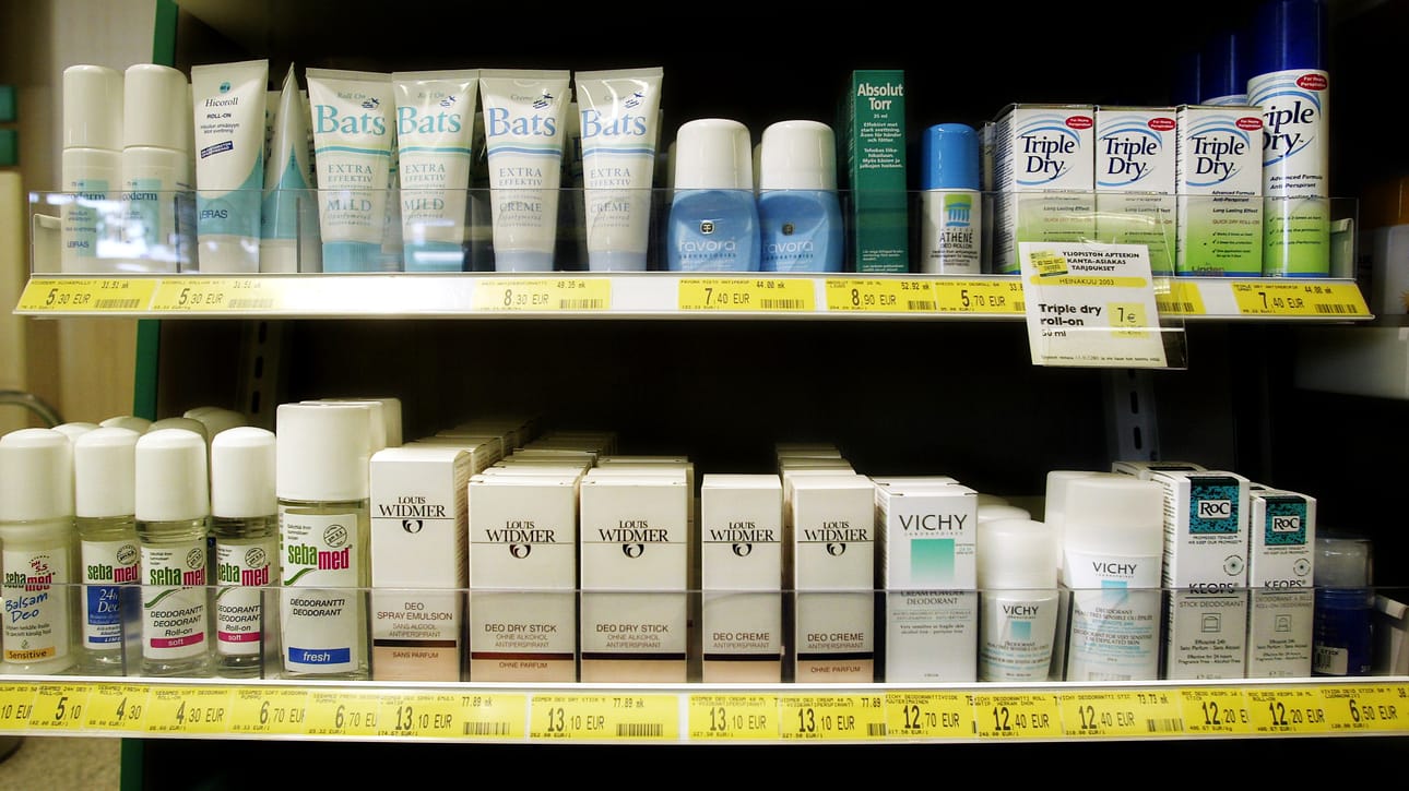 Asiantuntijan mukaan deodoranttia käytetään usein sosiaalisen hyväksynnän takia ja tottumuksesta.