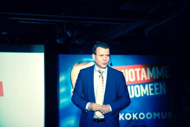 Petteri Orpo kertoi kokoomuksen näkemyksistä puolueen vaaliristeilyllä viikonloppuna. Veroratkaisut ja sosiaaliturvan ja työelämän uudistaminen ovat kärjessä. KUVA: Kalle Lahtinen
