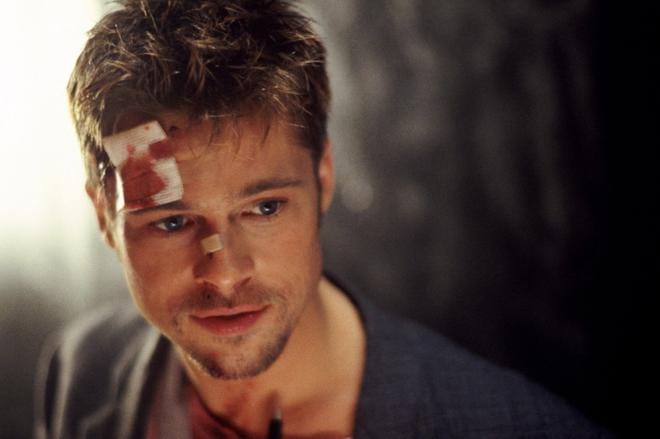 Brad Pitt on poliisi Seven-elokuvassa, jossa sarjamurhaajaa inspiroi seitsemän kuolemansyntiä. KUVA: Sub