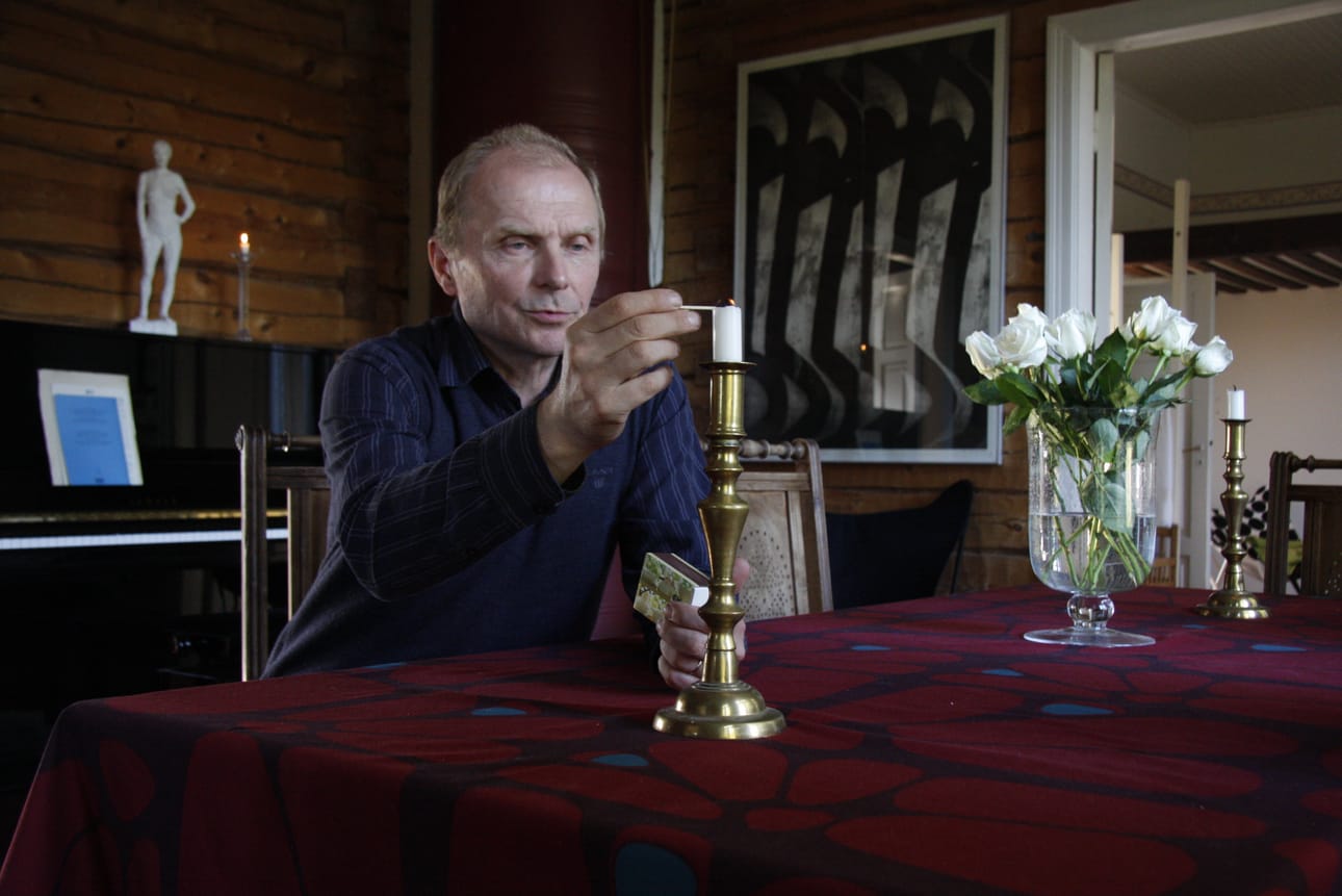 Hailuodon kirkkoherra Timo Juntunen on julkaissut toisen runokokoelmansa Mikaelan rakkaudet.