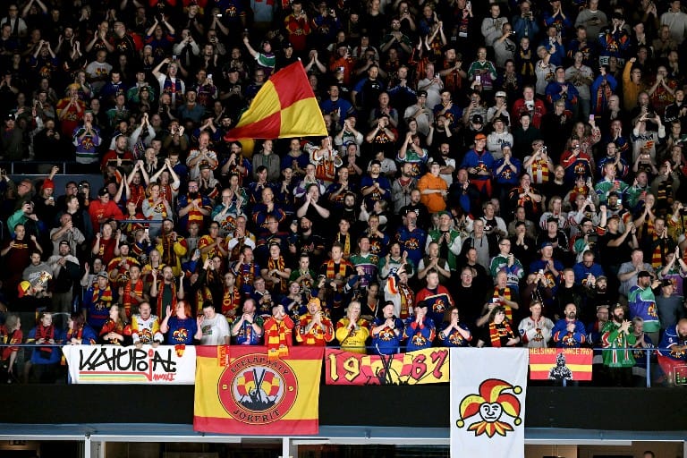 Kiekko-Espoo ja Jokerit ovat keränneet jääkiekon Mestiksessä jättiyleisöjä. Molemmat ovat ilmoittaneet halustaan palata liigatasolle, mutta eri aikatauluilla.