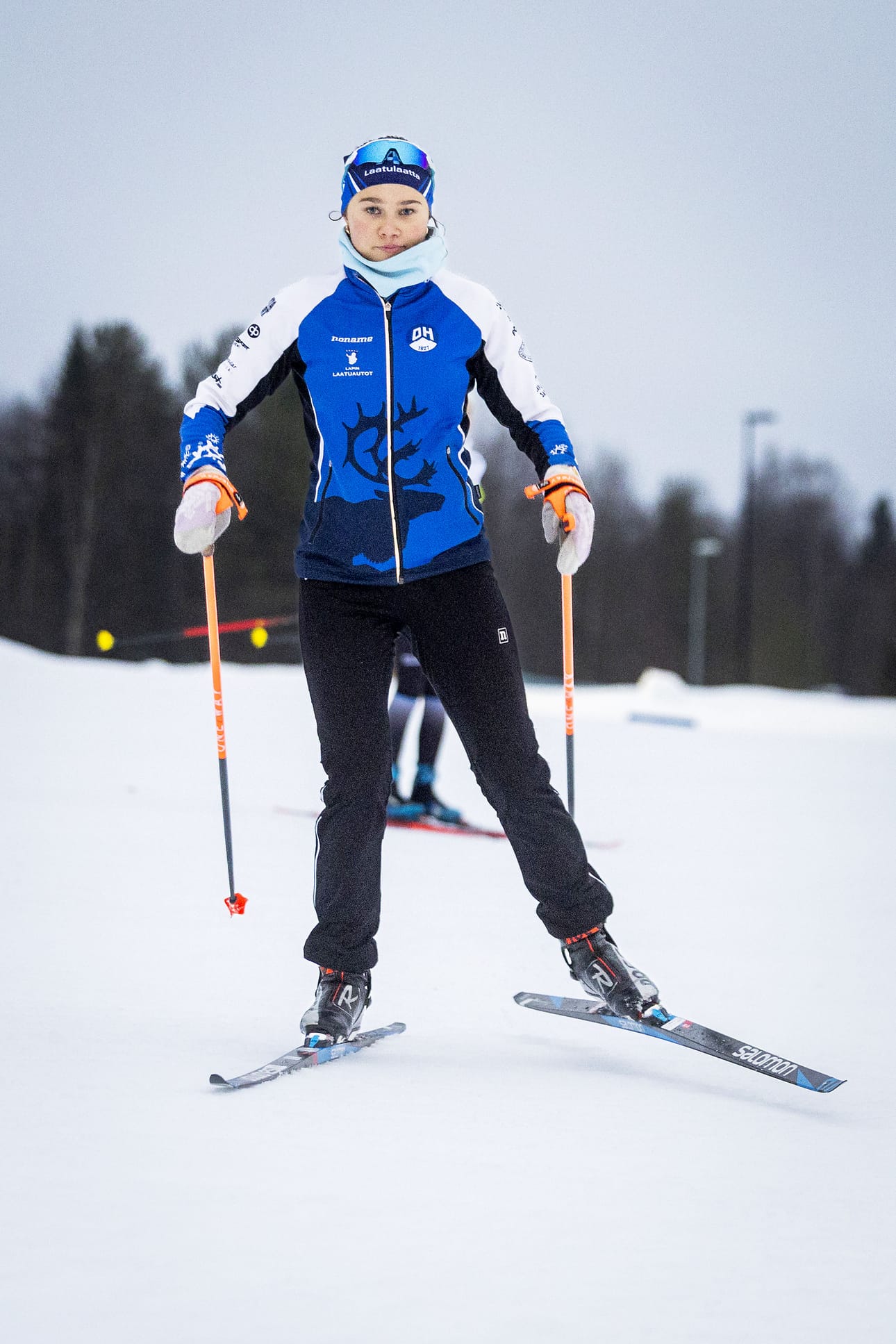 Heta Ruotsala harjoitteli urheilulukiolaisten kanssa torstaiaamuna Ounasvaaran hiihtostadionilla. Toipilas ei ottanut ladulla vielä täysiä tehoja.