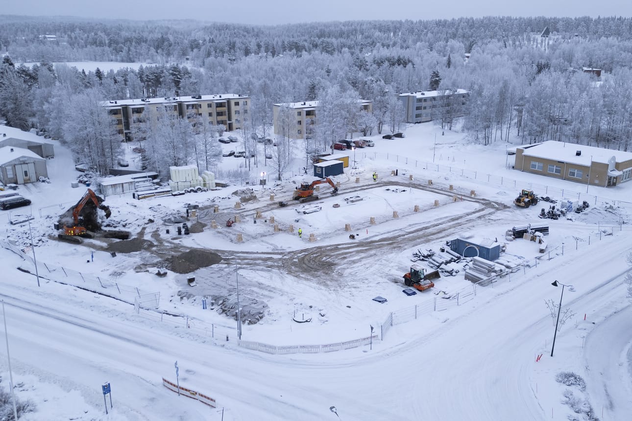 Taivalkoskelle rakennettavan uuden K-kaupan avajaisia päästään viettämään vasta ensi syksynä. Uusi kauppakiinteistö nousee Talonpojantien ja Kauppatien risteykseen.