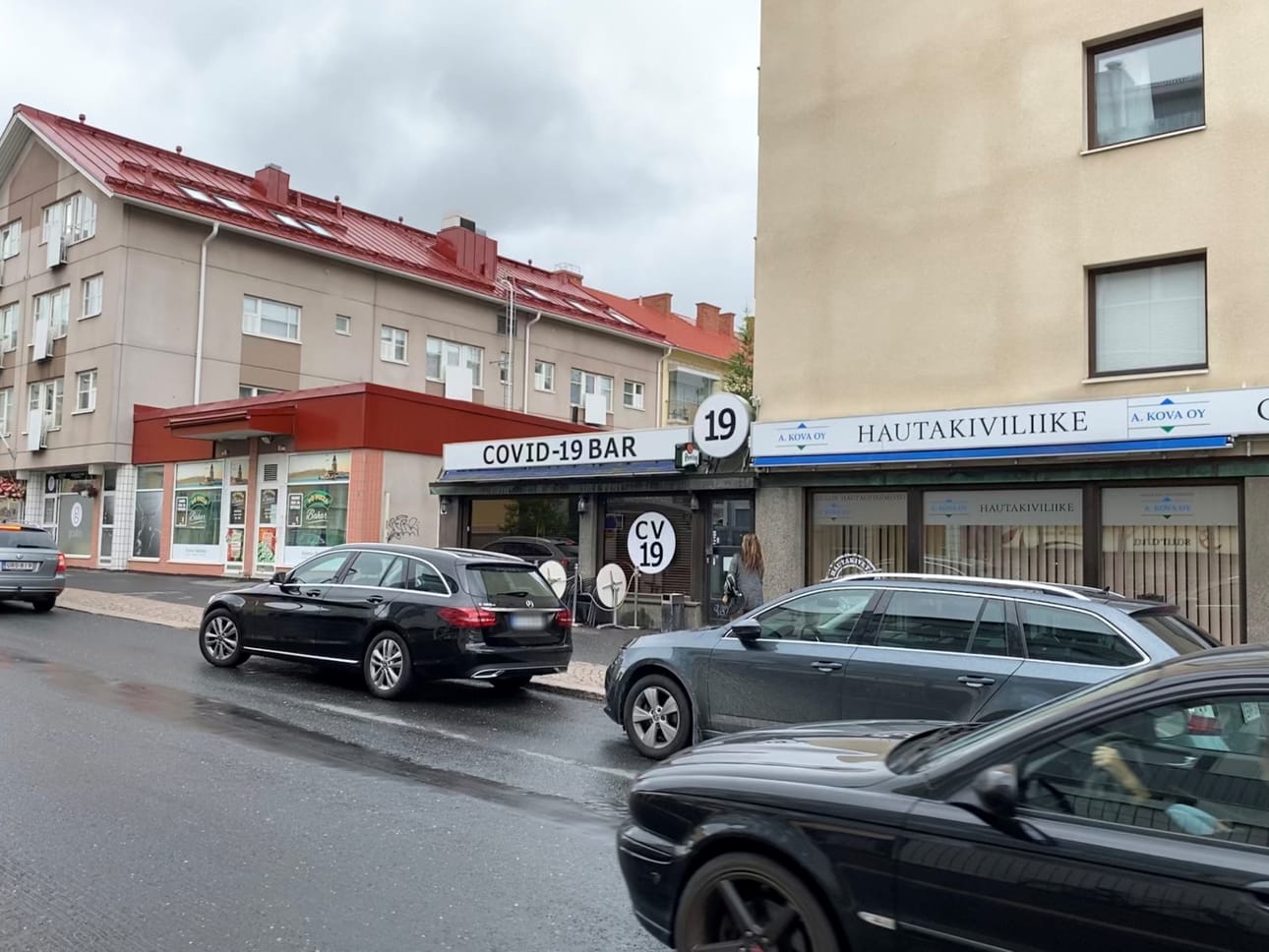 Aikaisemmin Eighty Eight Bar -nimeä käyttänyt baari sijaitsee Asemakadulla.