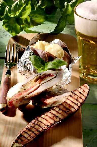 Tummaa. Olut maistuu grillitulilla.